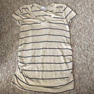 Short sleeve maternity shirt